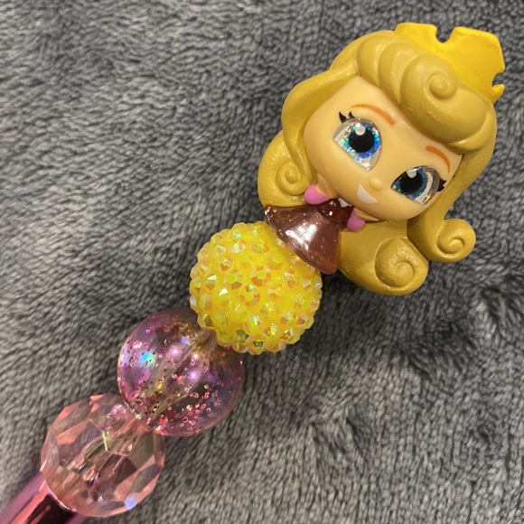 Disney Doorables: Aurora Beaded Pen Pink Sleeping Beauty - Picture 3 of 3